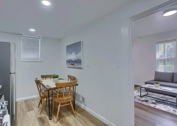 Mt Washington, Merrimac !1 Modern 1 Bedroom With Parking Apartment